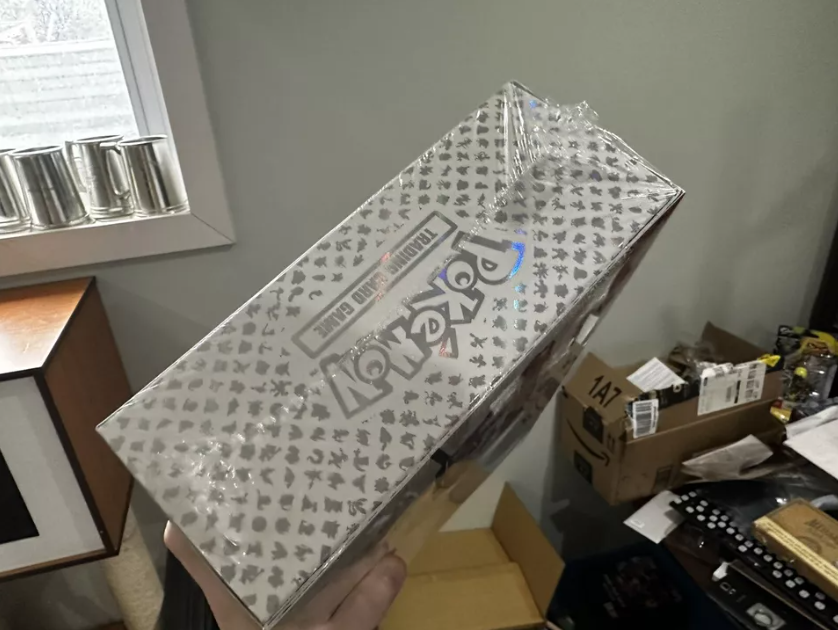 Pokémon TCG: Scarlet & Violet 151 Ultra Premium Collection Box - 16 Packs